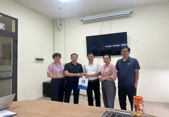 THAM QUAN HỌC TẬP, TRAO ĐỔI KINH NGIỆM VỀ LĨNH VỰC THƯ VIỆN TẠI TRUNG TÂM THÔNG TIN – THƯ VIỆN TRƯỜNG ĐẠI HỌC SƯ PHẠM THÁI NGUYÊN